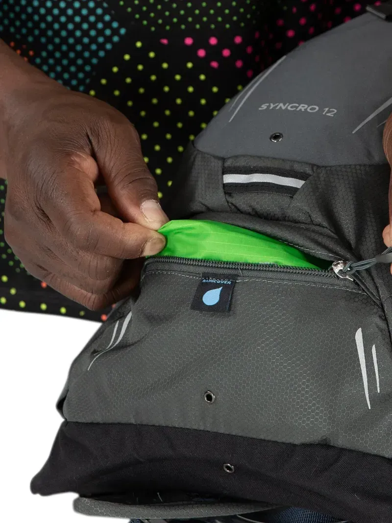Osprey Syncro 12 Hydration Pack in Coal Gray-5