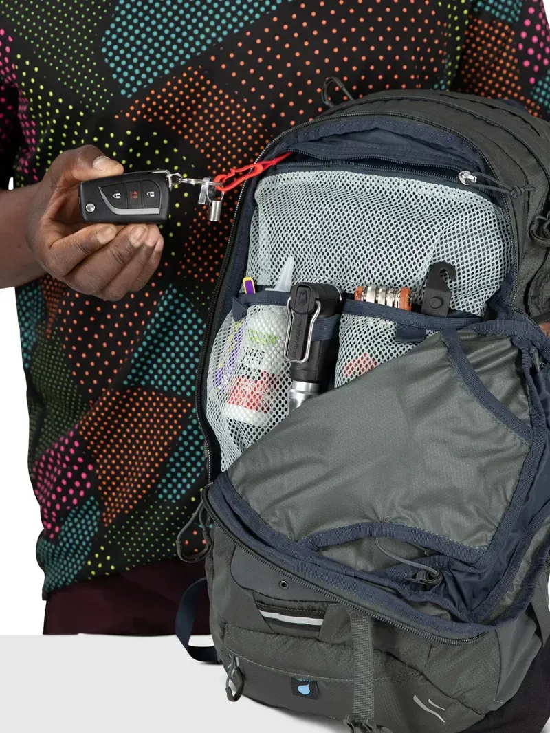 Osprey Syncro 12 Hydration Pack in Coal Gray-7