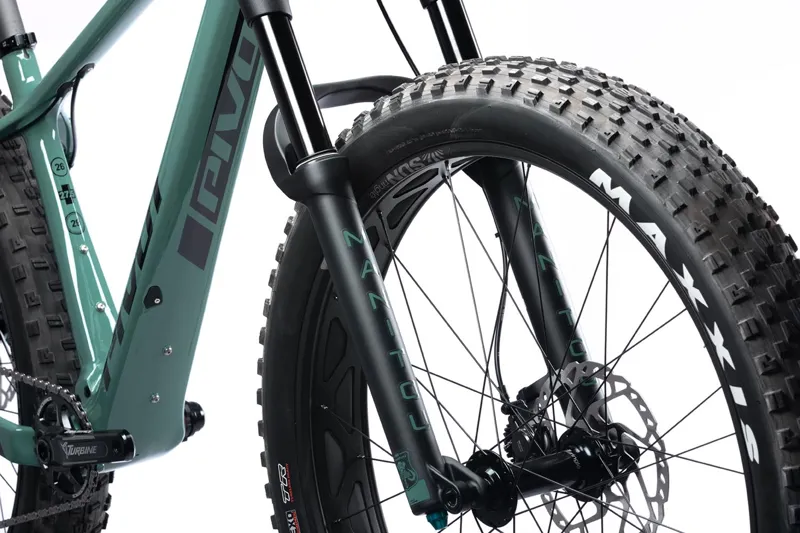 Pivot LES Fat PRO XT Race in Green-3
