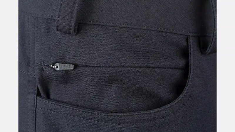 Specialized Women's RBX Adventure Over-Shorts in Black-3